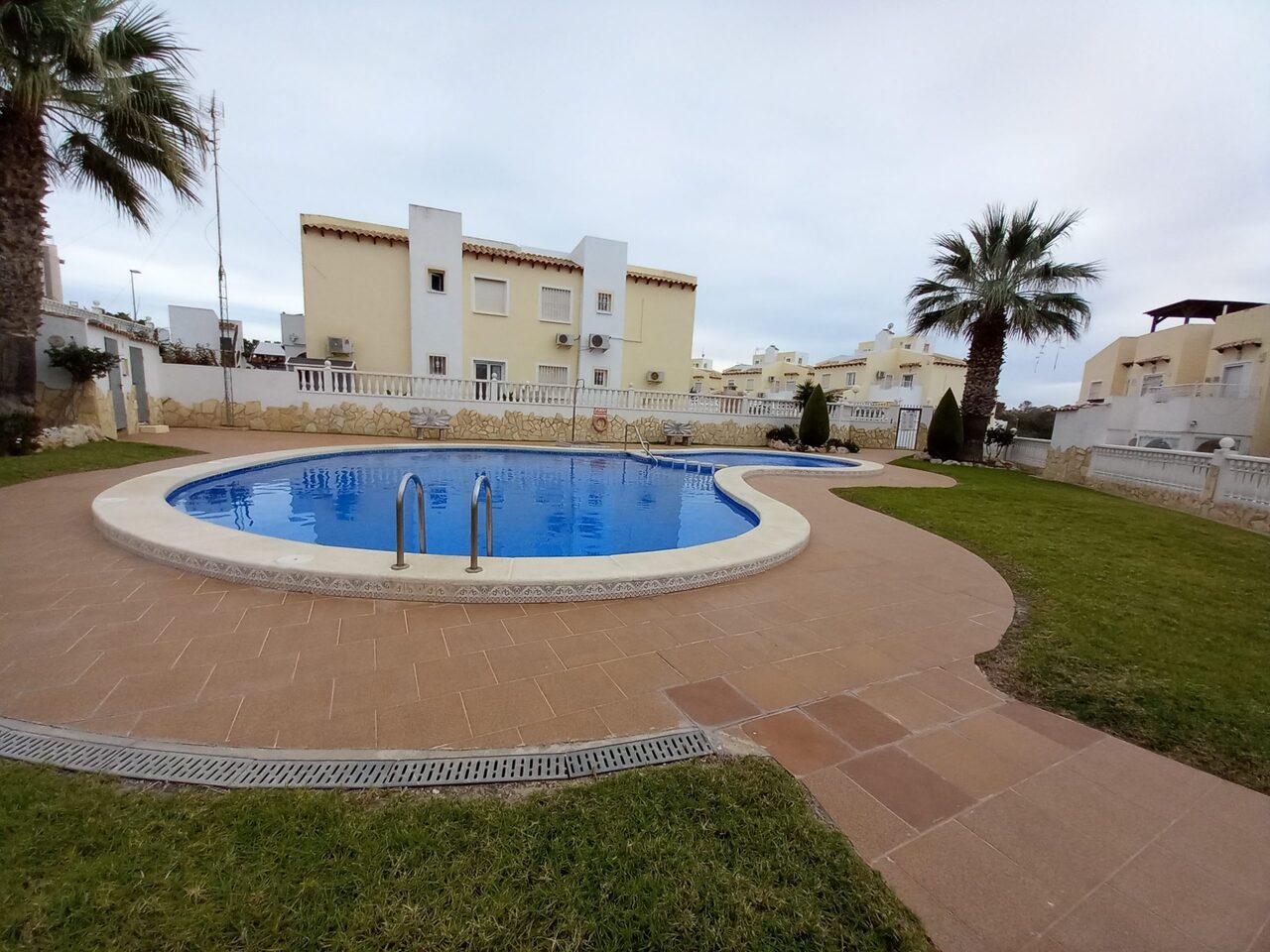 3 Bed, 2 Bath, ApartmentFor Sale, Villamartin, Alicante