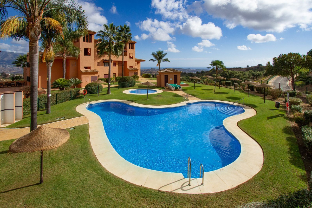 2 Bed, 2 Bath, ApartmentFor Sale, La Mairena, Malaga