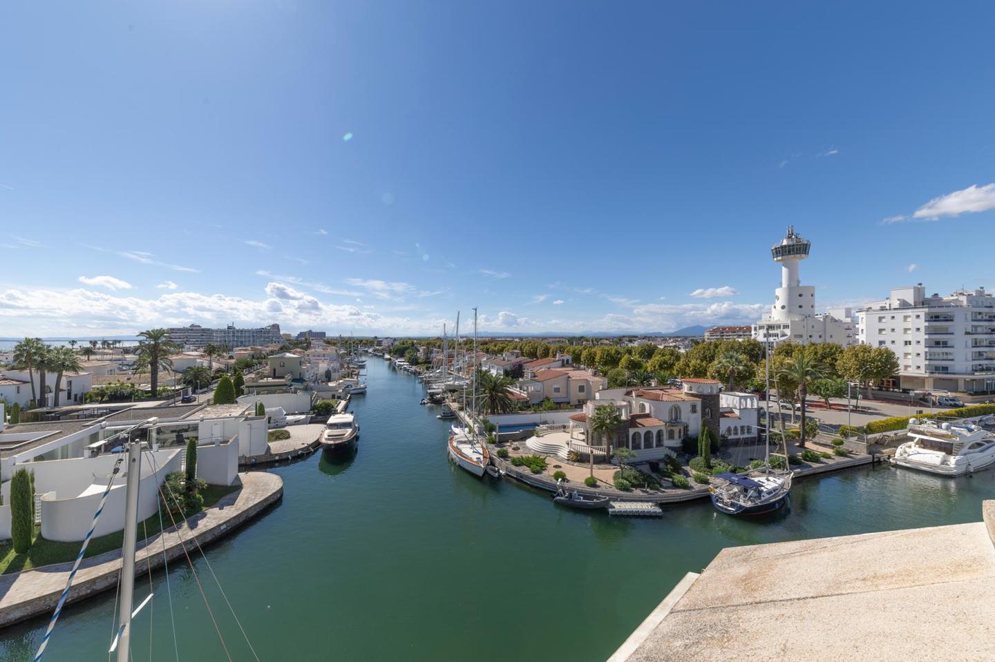 2 Bed, 2 Bath, ApartmentFor Sale, Empuriabrava, Girona, 17487 2 Bed, 2 Bath, ApartmentFor Sale, Empuriabrava, Girona, 17487