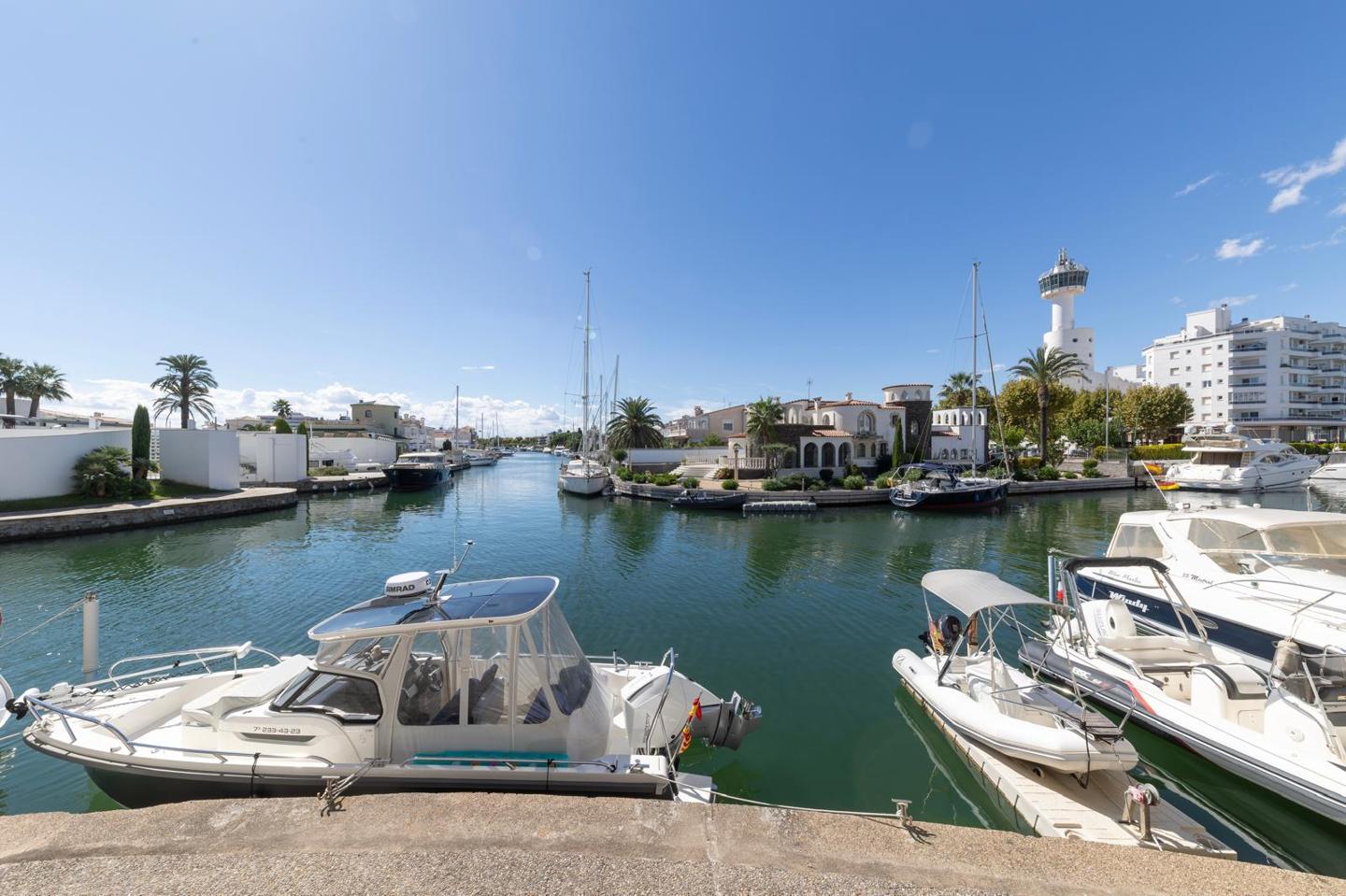 2 Bed, 2 Bath, ApartmentFor Sale, Empuriabrava, Girona, 17487 2 Bed, 2 Bath, ApartmentFor Sale, Empuriabrava, Girona, 17487