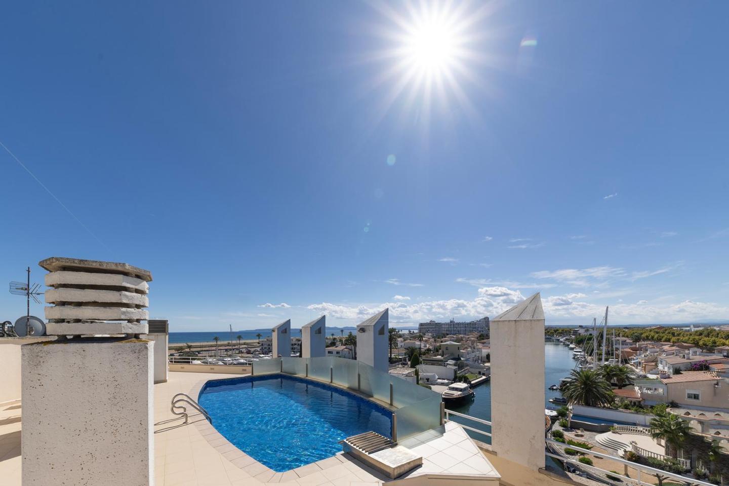 2 Bed, 2 Bath, ApartmentFor Sale, Empuriabrava, Girona, 17487 2 Bed, 2 Bath, ApartmentFor Sale, Empuriabrava, Girona, 17487