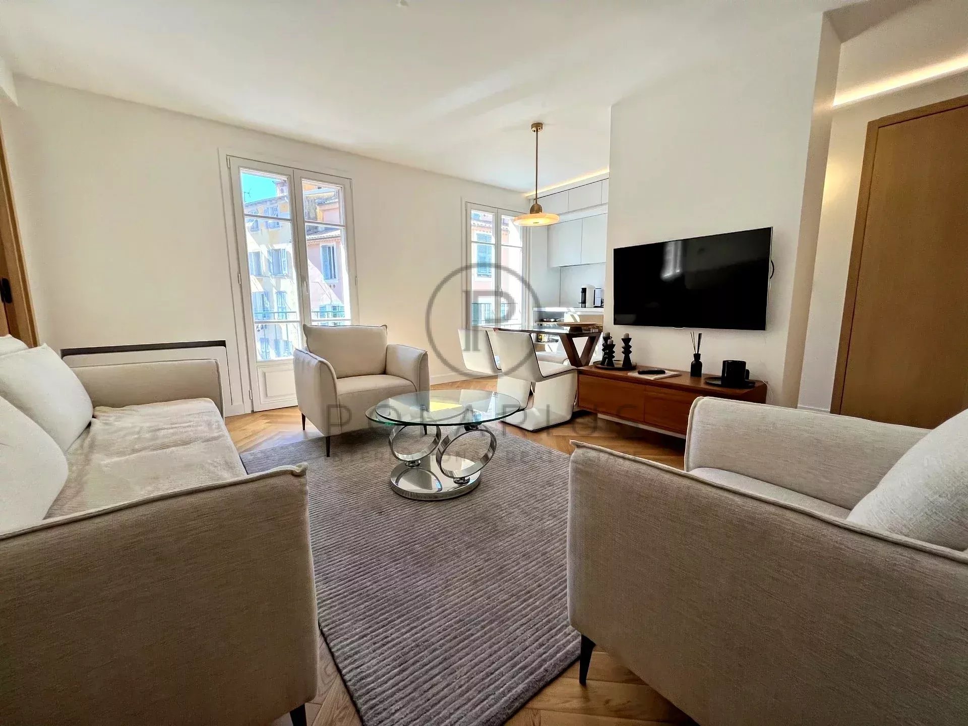 3 Bed, 2 Bath, ApartmentFor Sale, Nice, Alpes-Maritimes