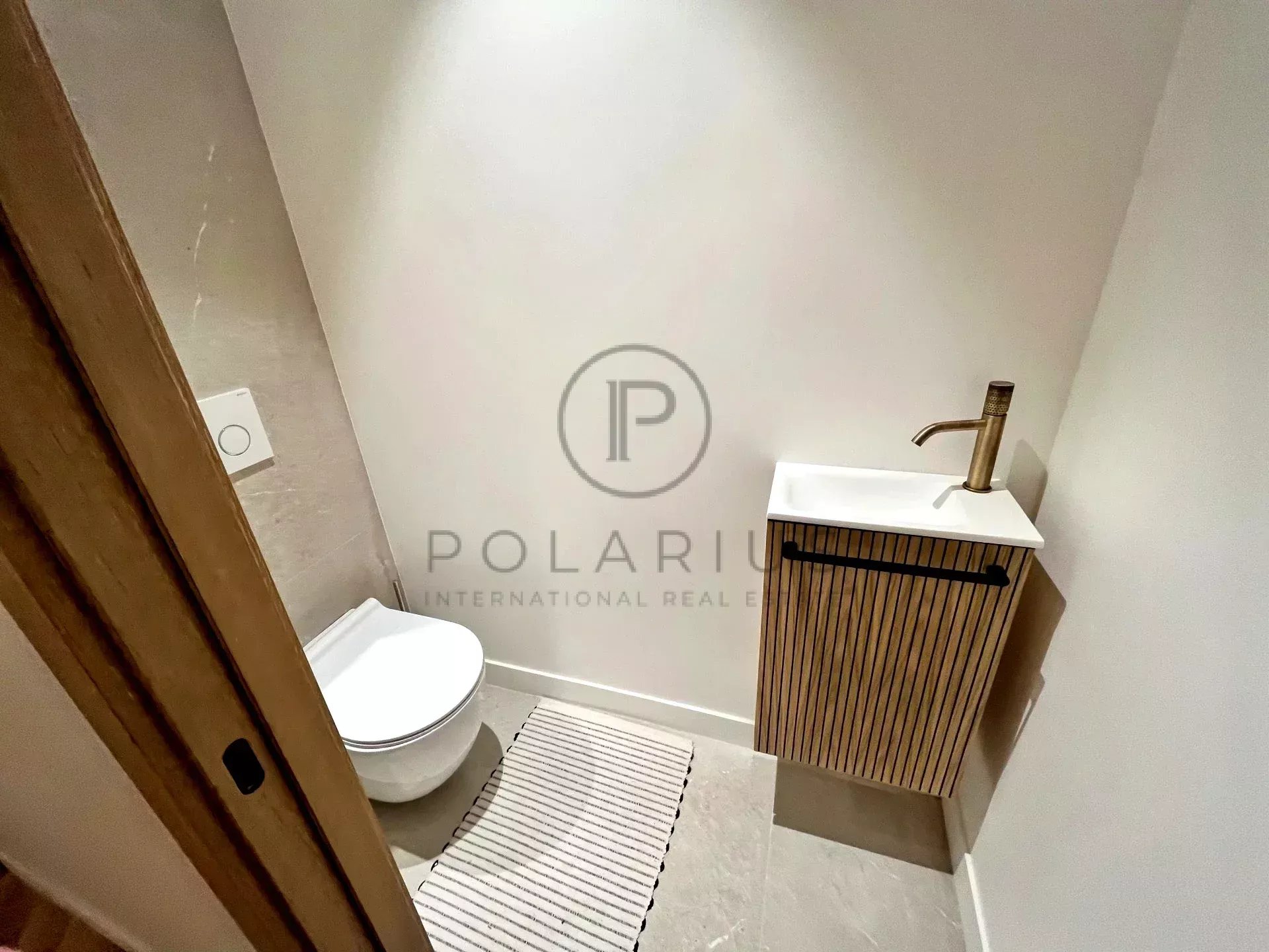 3 Bed, 2 Bath, ApartmentFor Sale, Nice, Alpes-Maritimes 3 Bed, 2 Bath, ApartmentFor Sale, Nice, Alpes-Maritimes