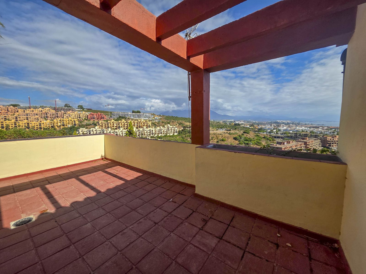 3 Bed, 2 Bath, ApartmentFor Sale, La Duquesa, Malaga