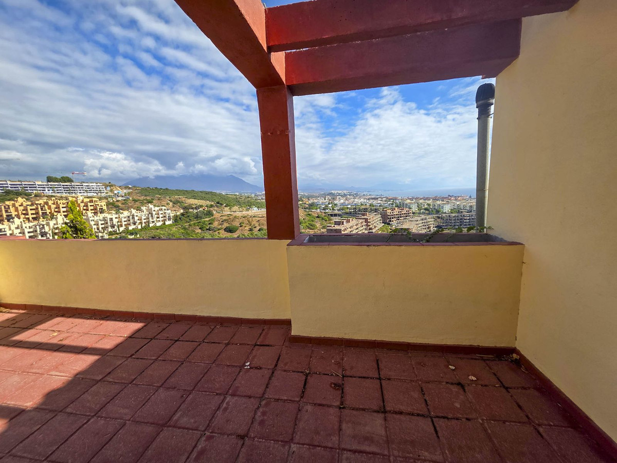 3 Bed, 2 Bath, ApartmentFor Sale, La Duquesa, Malaga