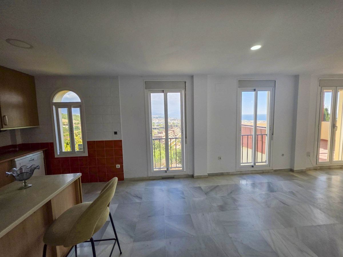 3 Bed, 2 Bath, ApartmentFor Sale, La Duquesa, Malaga