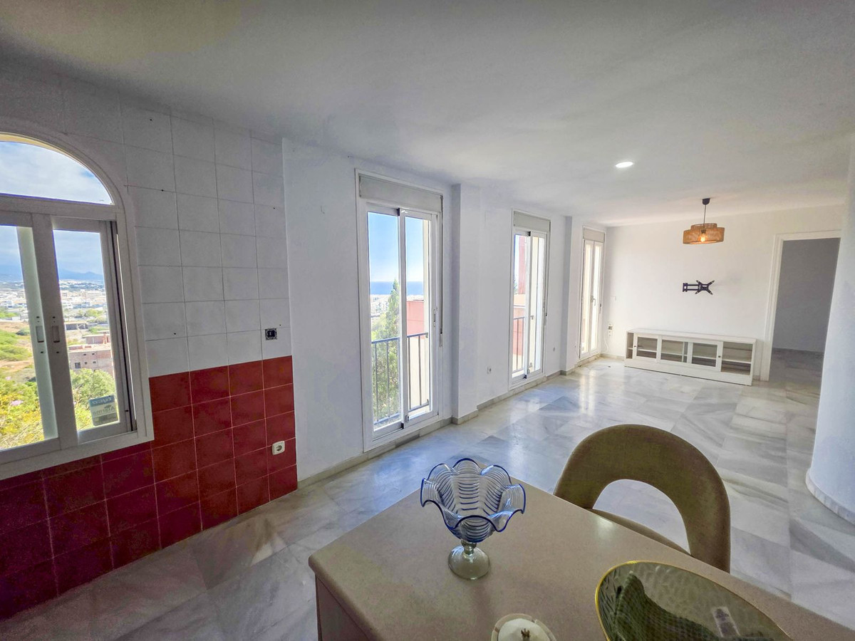 3 Bed, 2 Bath, ApartmentFor Sale, La Duquesa, Malaga