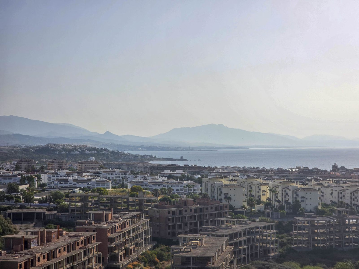 3 Bed, 2 Bath, ApartmentFor Sale, La Duquesa, Malaga