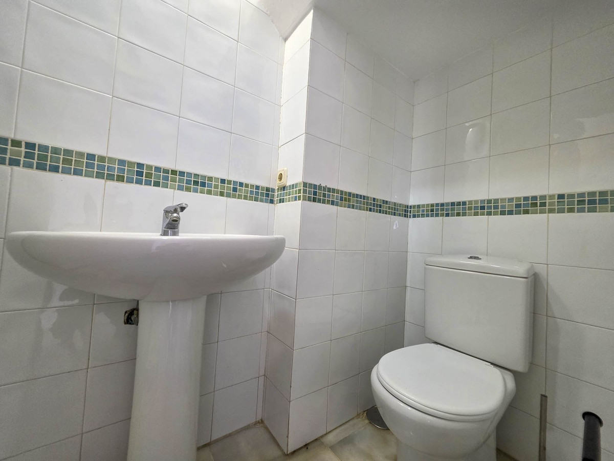 3 Bed, 2 Bath, ApartmentFor Sale, La Duquesa, Malaga