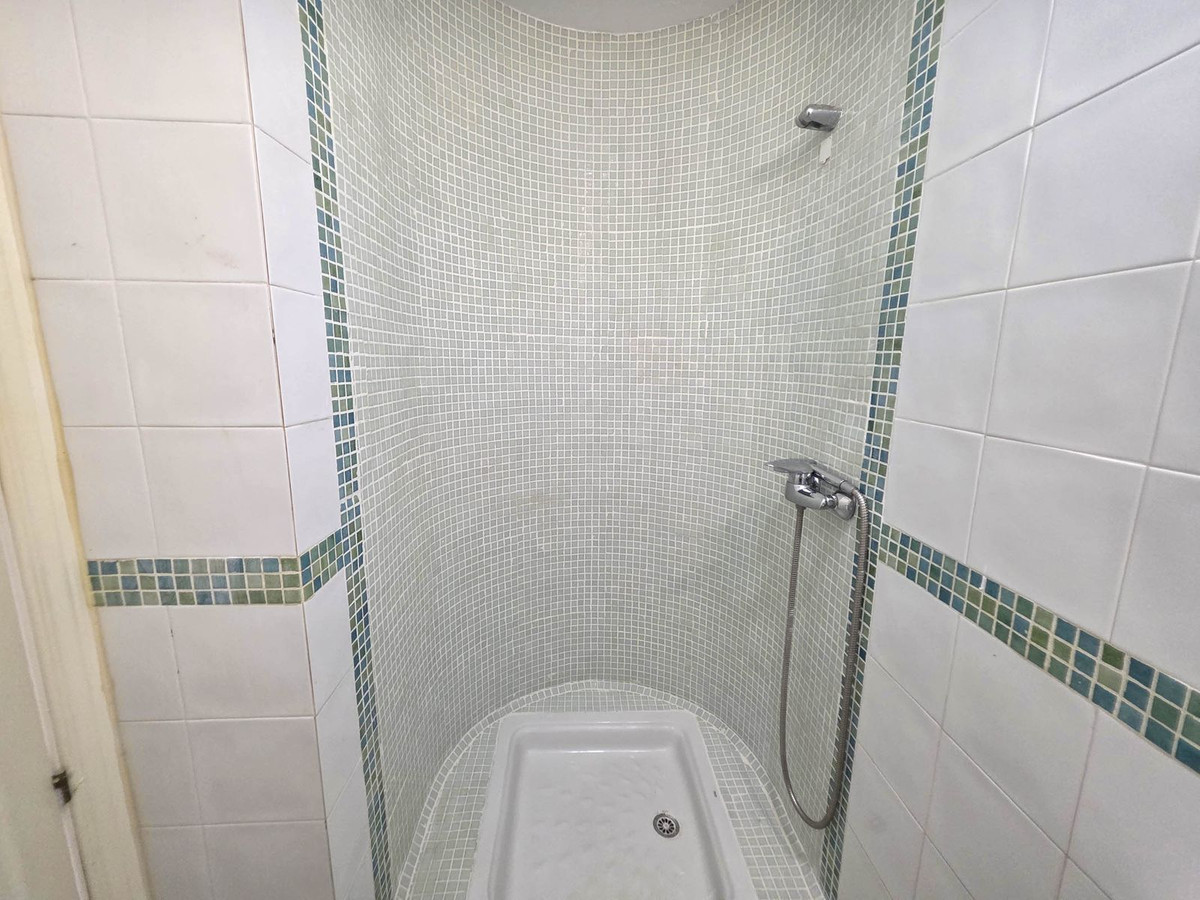 3 Bed, 2 Bath, ApartmentFor Sale, La Duquesa, Malaga