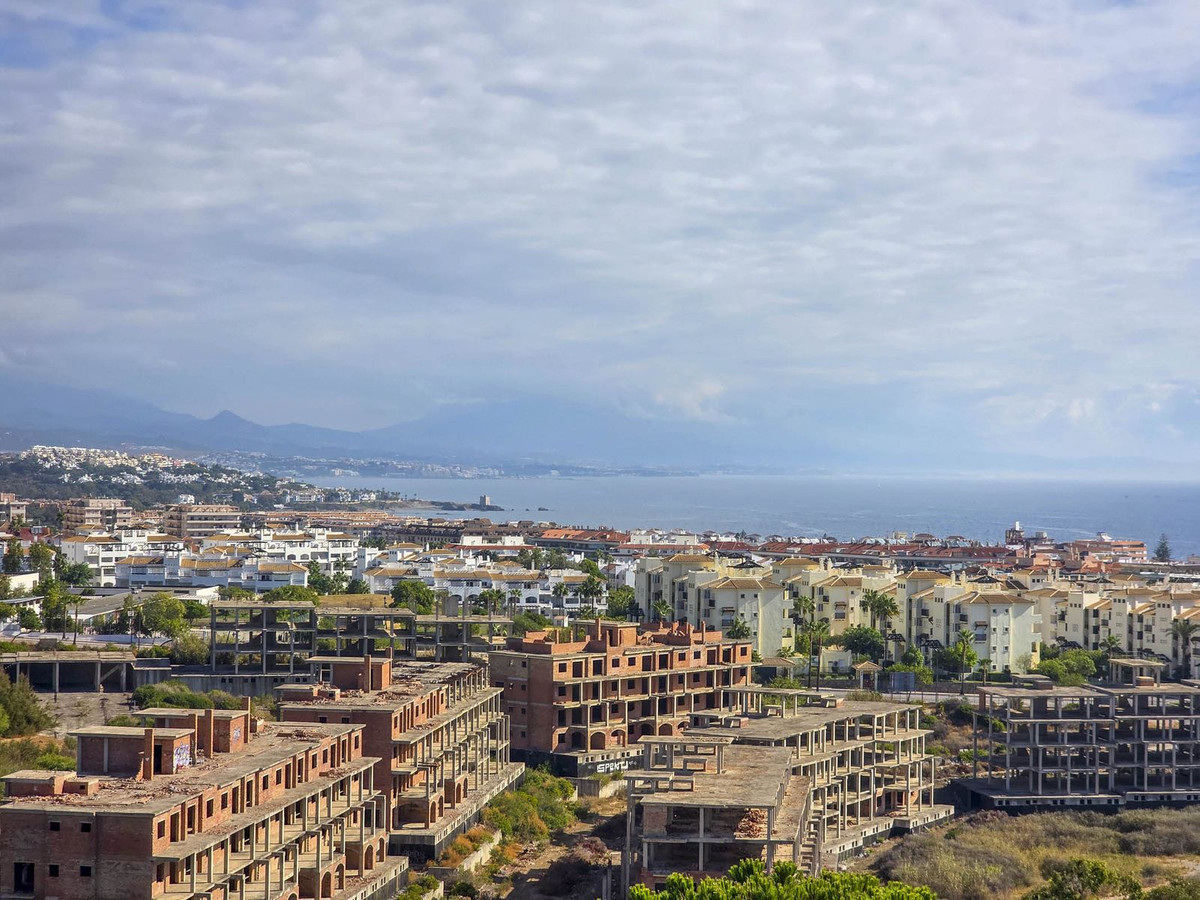 3 Bed, 2 Bath, ApartmentFor Sale, La Duquesa, Malaga