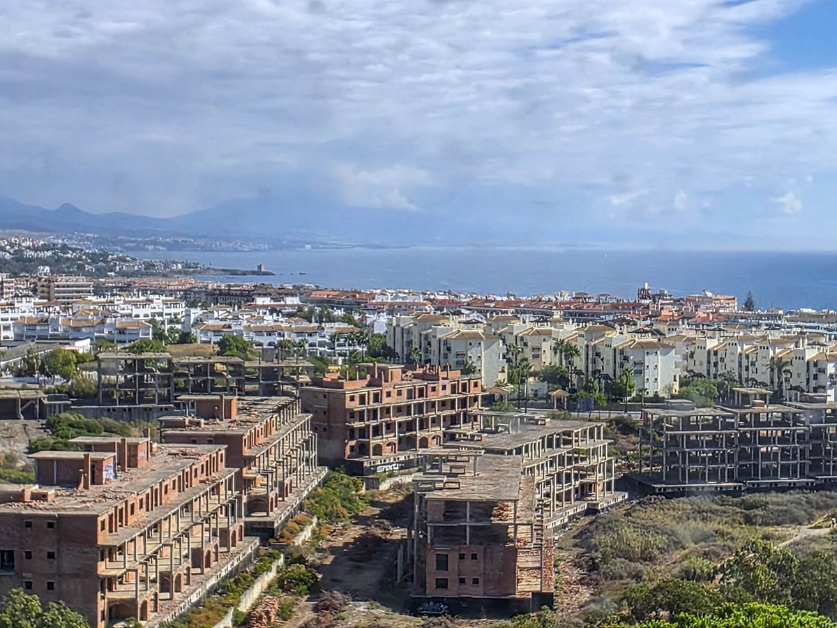 3 Bed, 2 Bath, ApartmentFor Sale, La Duquesa, Malaga