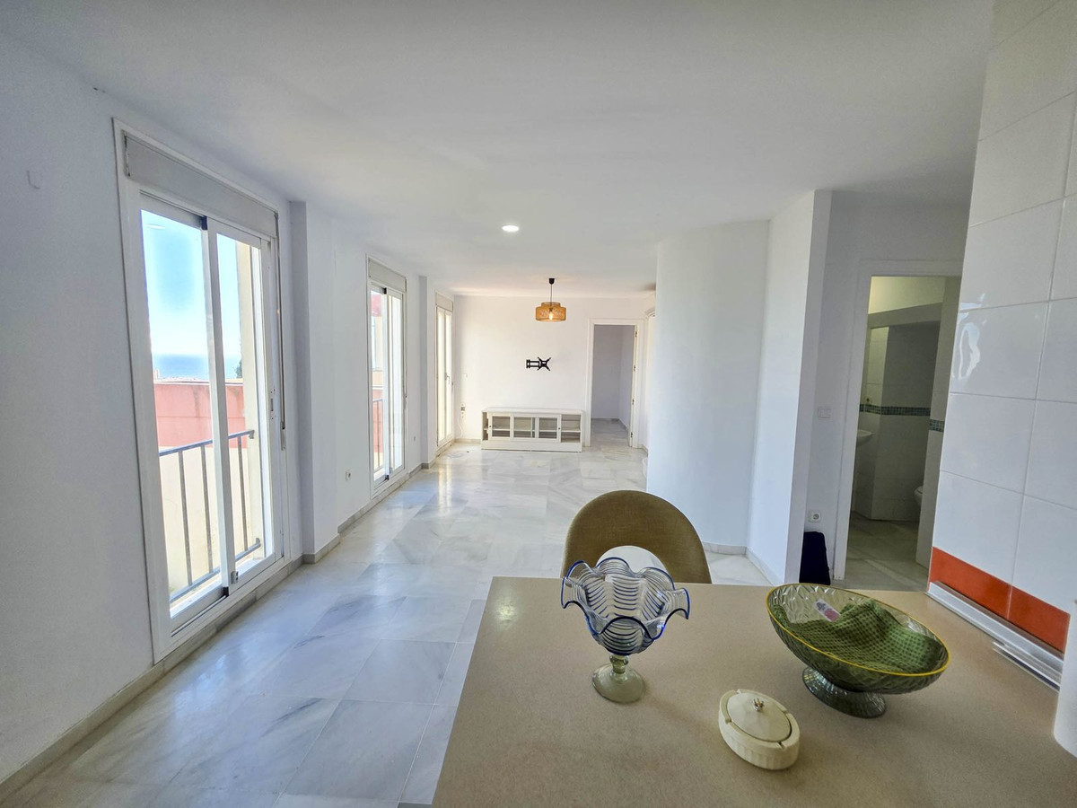 3 Bed, 2 Bath, ApartmentFor Sale, La Duquesa, Malaga