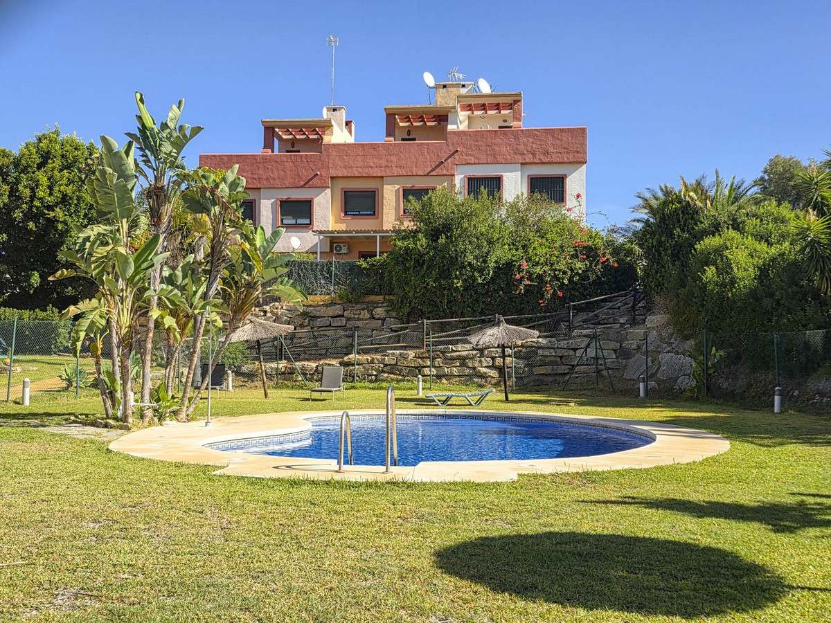 3 Bed, 2 Bath, HouseFor Sale, La Duquesa, Malaga