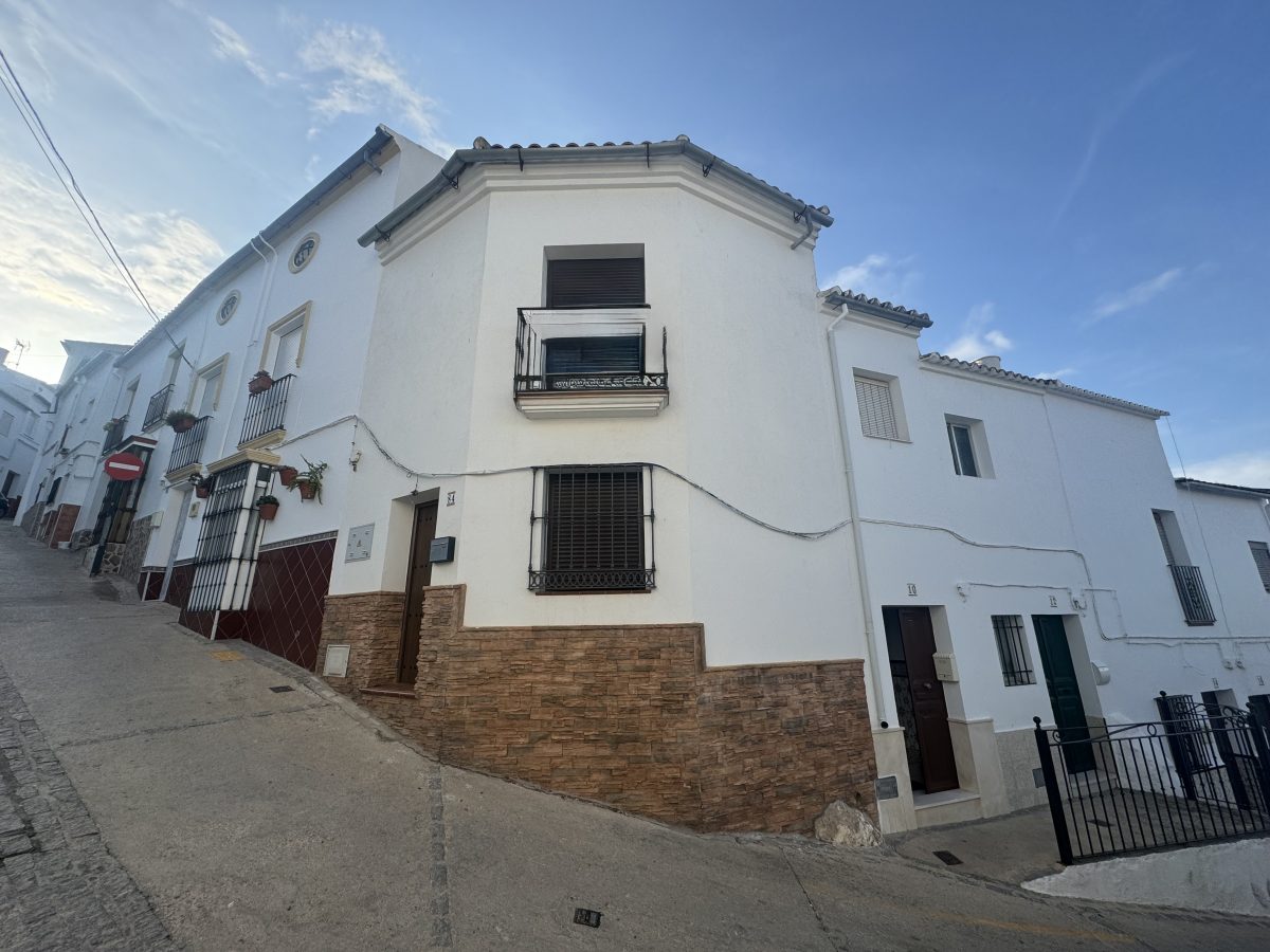 2 Bed, 3 Bath, HouseFor Sale, Olvera, Andalucia