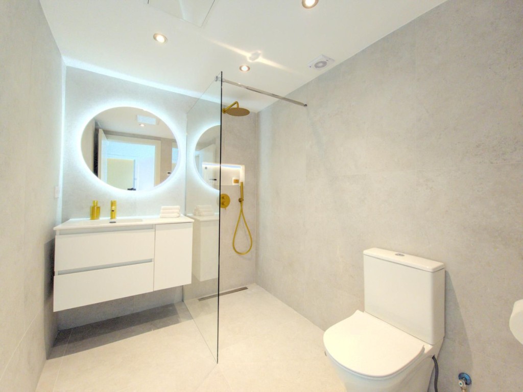 3 Bed, 2 Bath, ApartmentFor Sale, Mijas Costa, Malaga