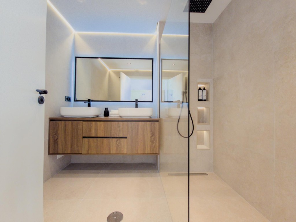 3 Bed, 2 Bath, ApartmentFor Sale, Mijas Costa, Malaga