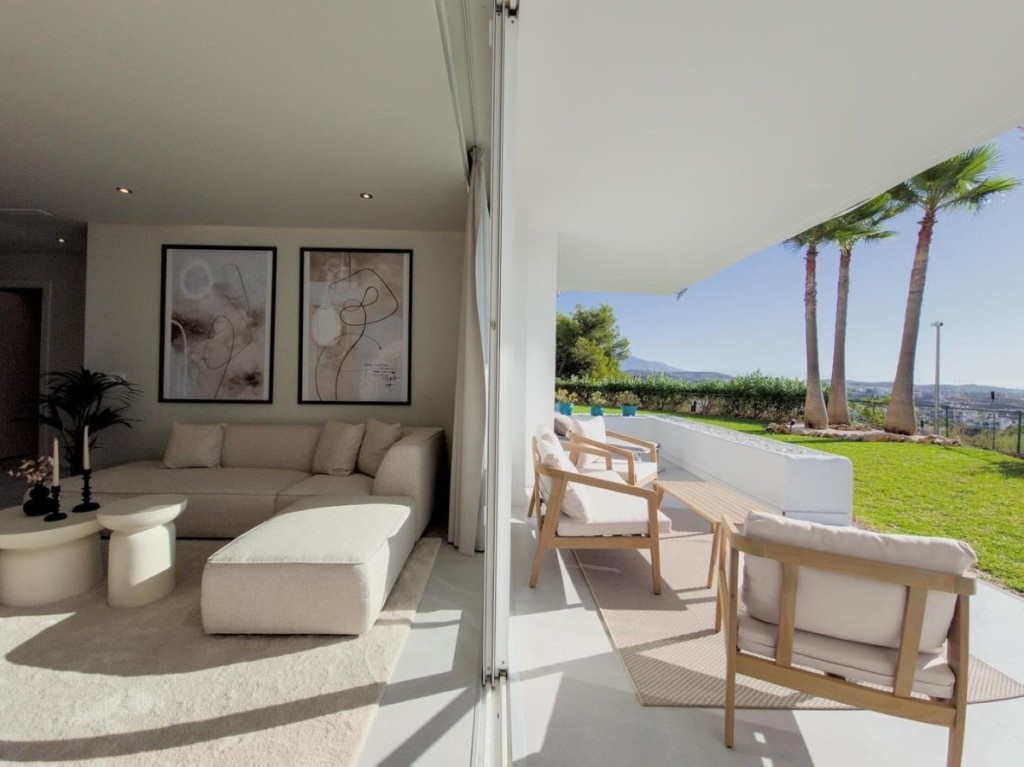 3 Bed, 2 Bath, ApartmentFor Sale, Mijas Costa, Malaga