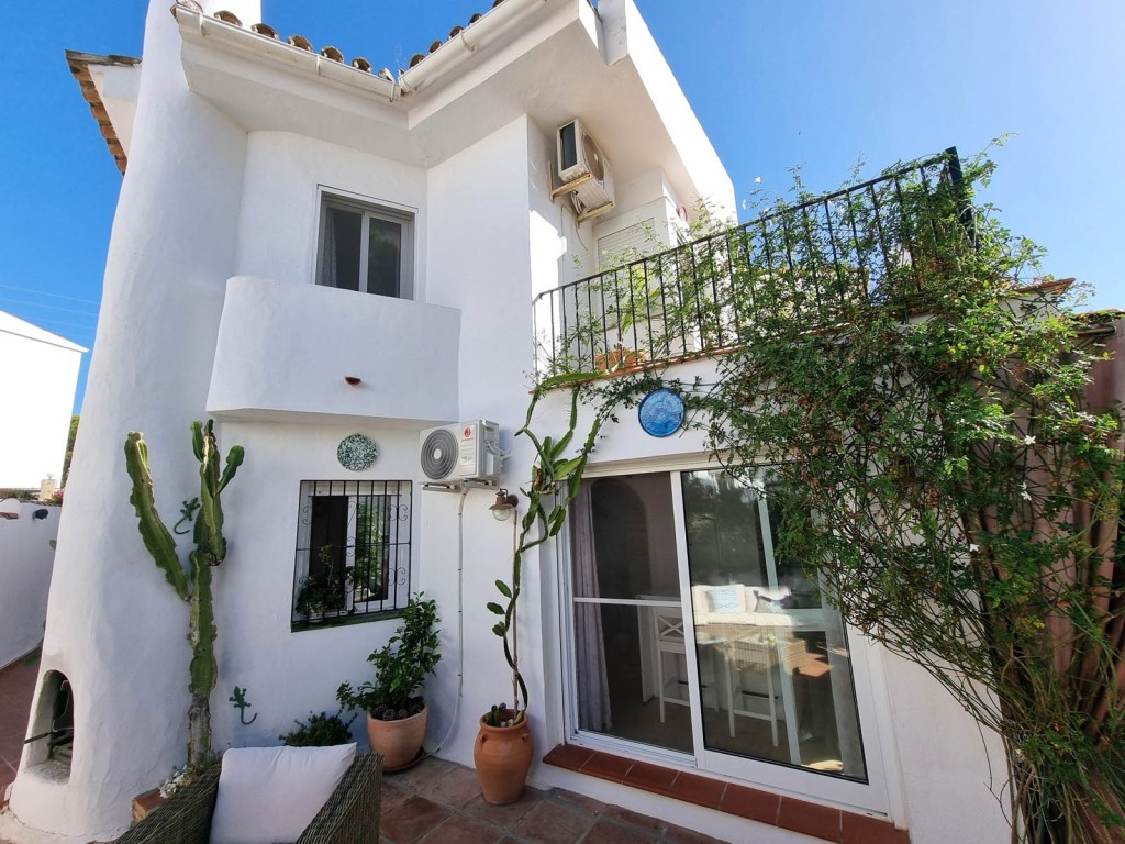 3 Bed, 2 Bath, HouseFor Sale, Calahonda, Malaga