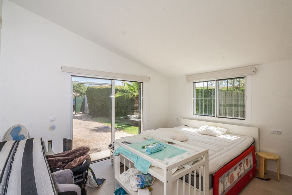 5 Bed, 3 Bath, HouseFor Sale, Elviria, Malaga