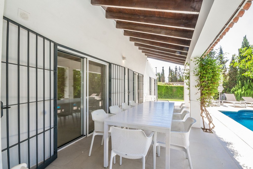 5 Bed, 3 Bath, HouseFor Sale, Elviria, Malaga