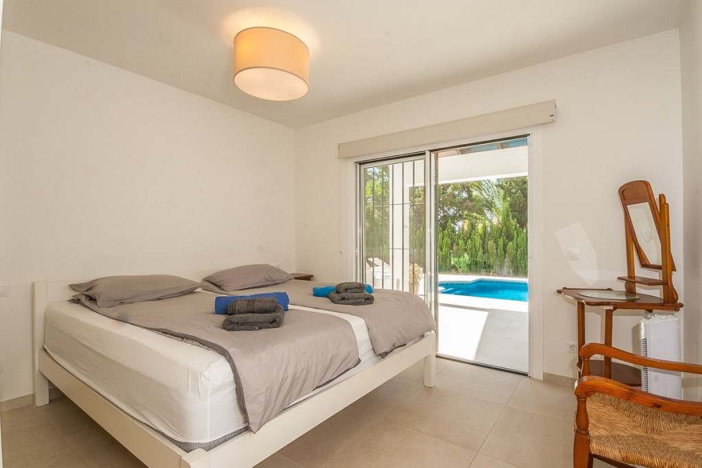 5 Bed, 3 Bath, HouseFor Sale, Elviria, Malaga