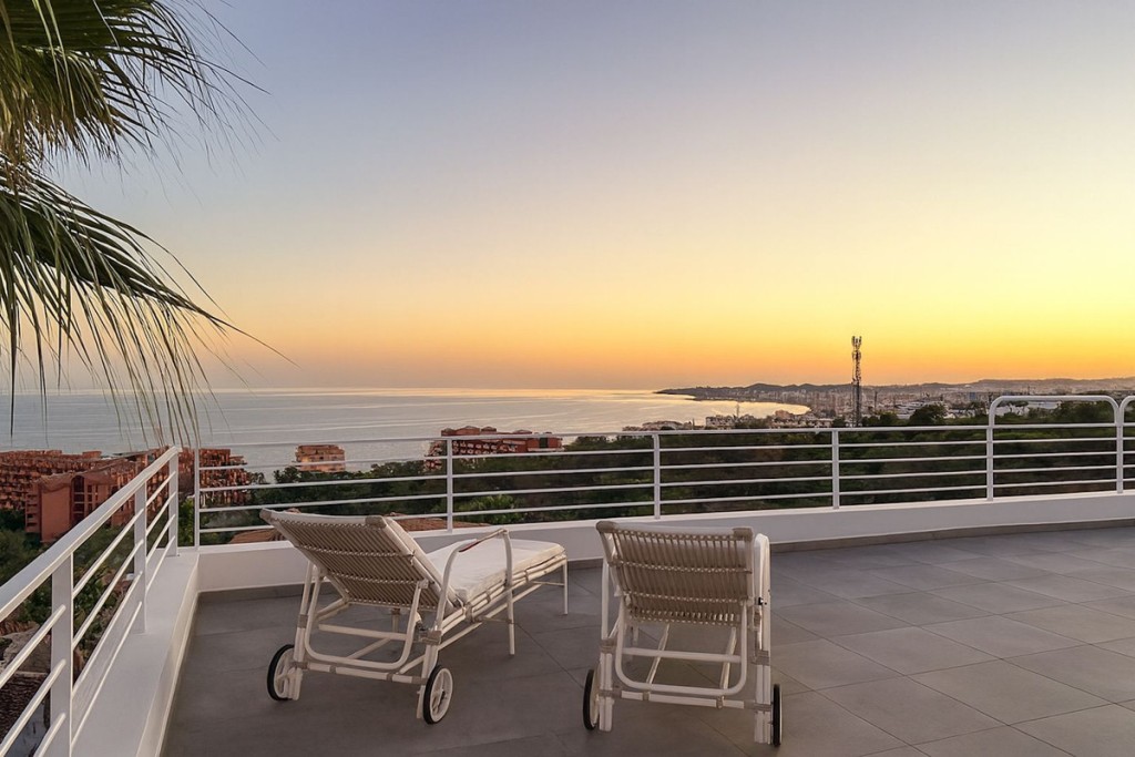 4 Bed, 3 Bath, HouseFor Sale, Benalmadena, Malaga