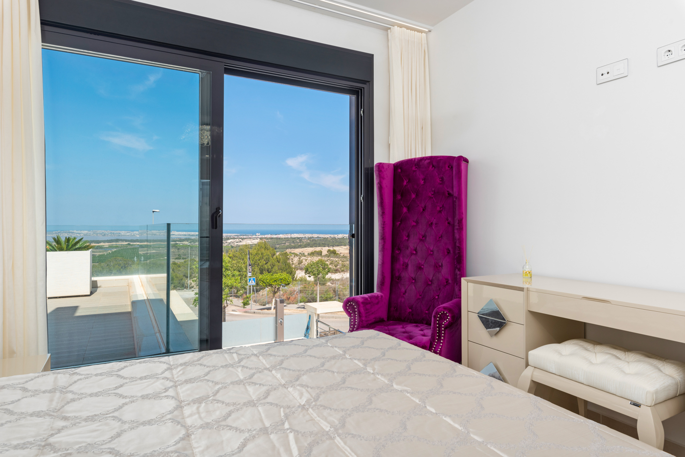 5 Bed, 4 Bath, HouseFor Sale, San Miguel de Salinas, Alicante