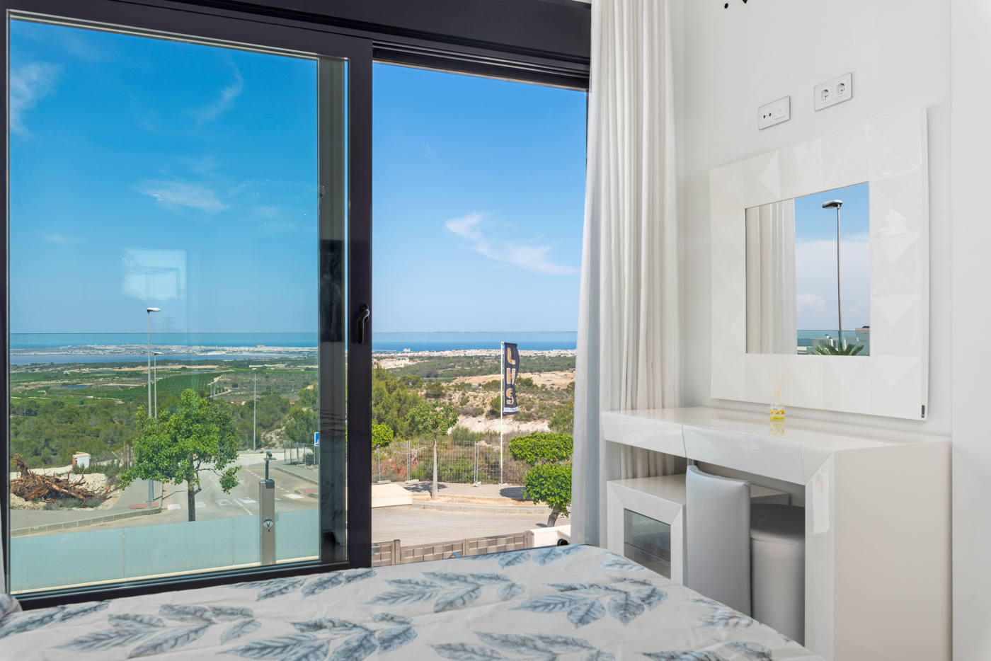 5 Bed, 4 Bath, HouseFor Sale, San Miguel de Salinas, Alicante