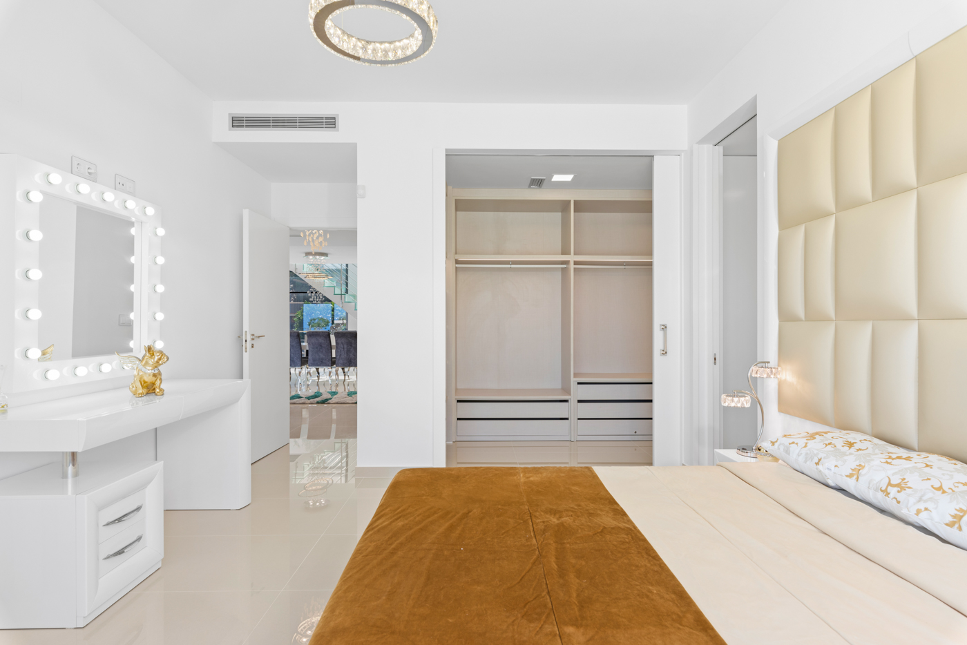 5 Bed, 4 Bath, HouseFor Sale, San Miguel de Salinas, Alicante