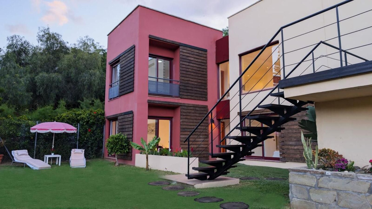 4 Bed, 4 Bath, HouseFor Sale, Benahavis, Malaga