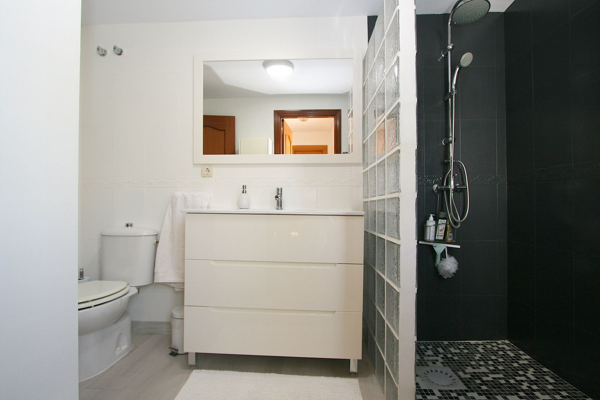 3 Bed, 2 Bath, ApartmentFor Sale, Mijas Costa, Malaga