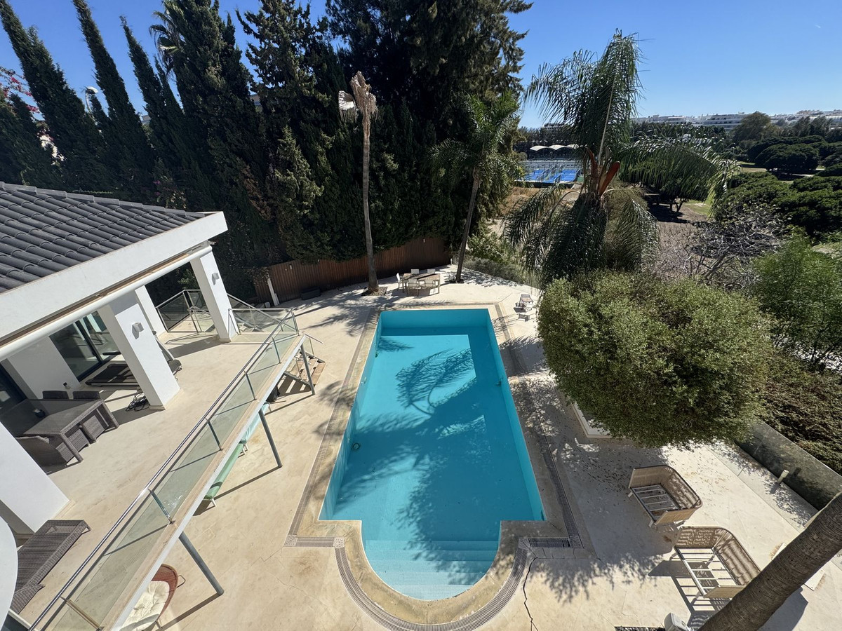 5 Bed, 5 Bath, HouseFor Sale, Nueva Andalucia, Malaga