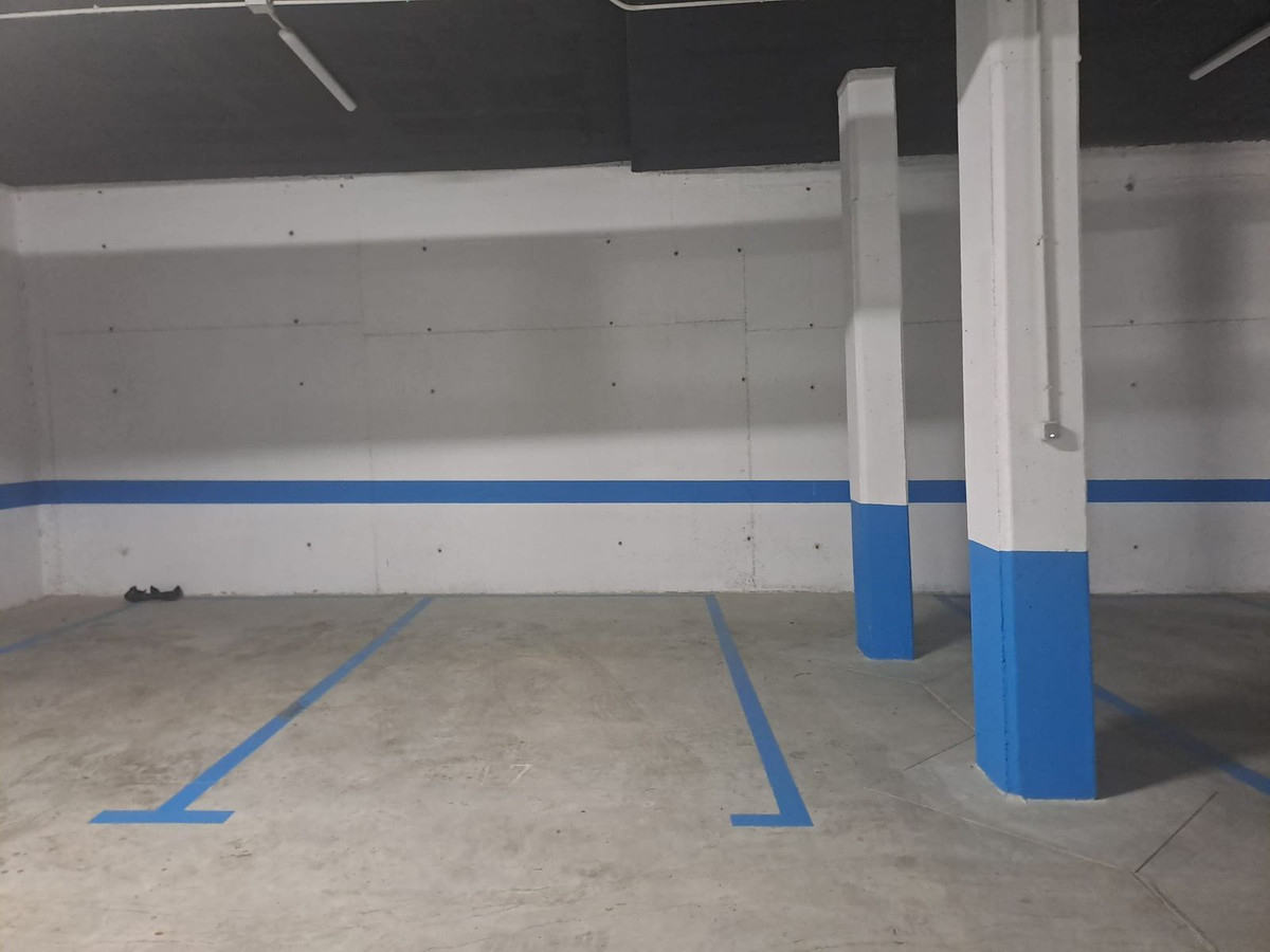 2 Bed, 2 Bath, ApartmentFor Sale, Selwo, Malaga