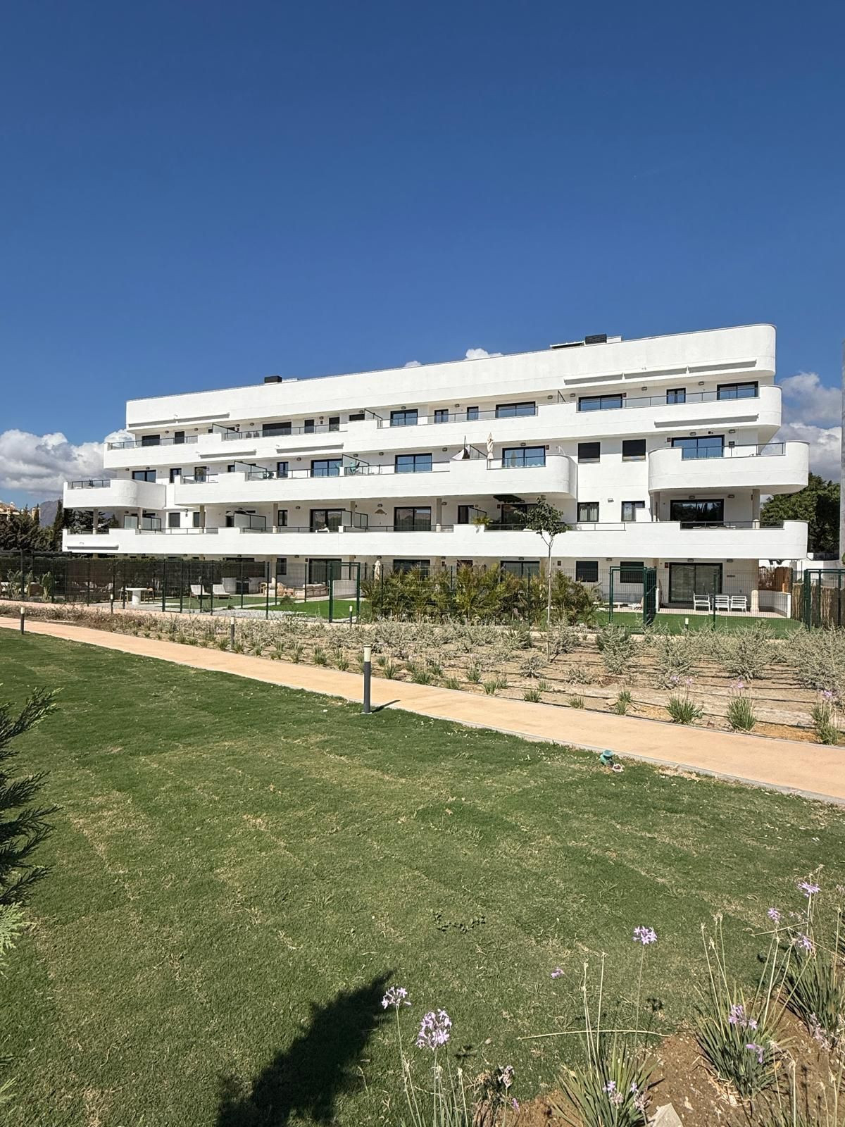 2 Bed, 2 Bath, ApartmentFor Sale, Selwo, Malaga