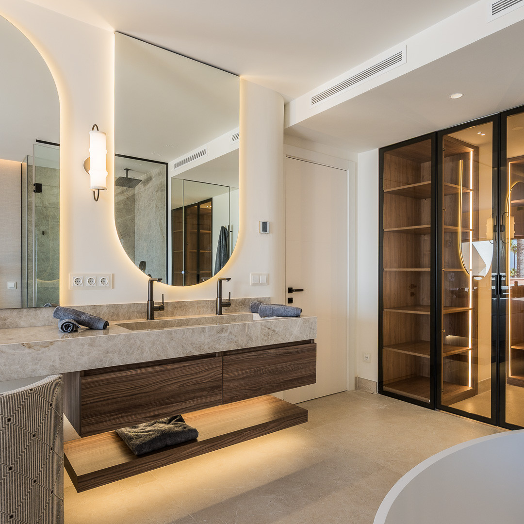 3 Bed, 2 Bath, HouseFor Sale, Estepona, Malaga