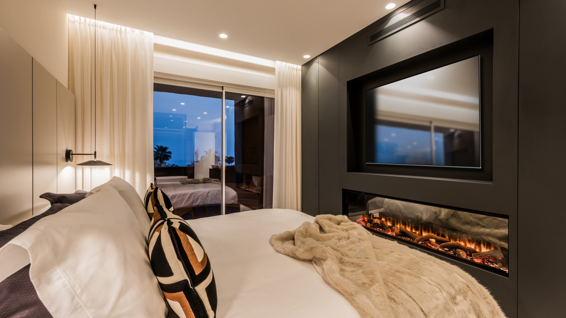 3 Bed, 2 Bath, ApartmentFor Sale, Estepona, Malaga