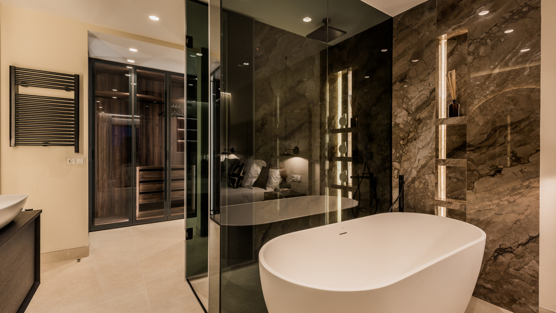 3 Bed, 2 Bath, ApartmentFor Sale, Estepona, Malaga