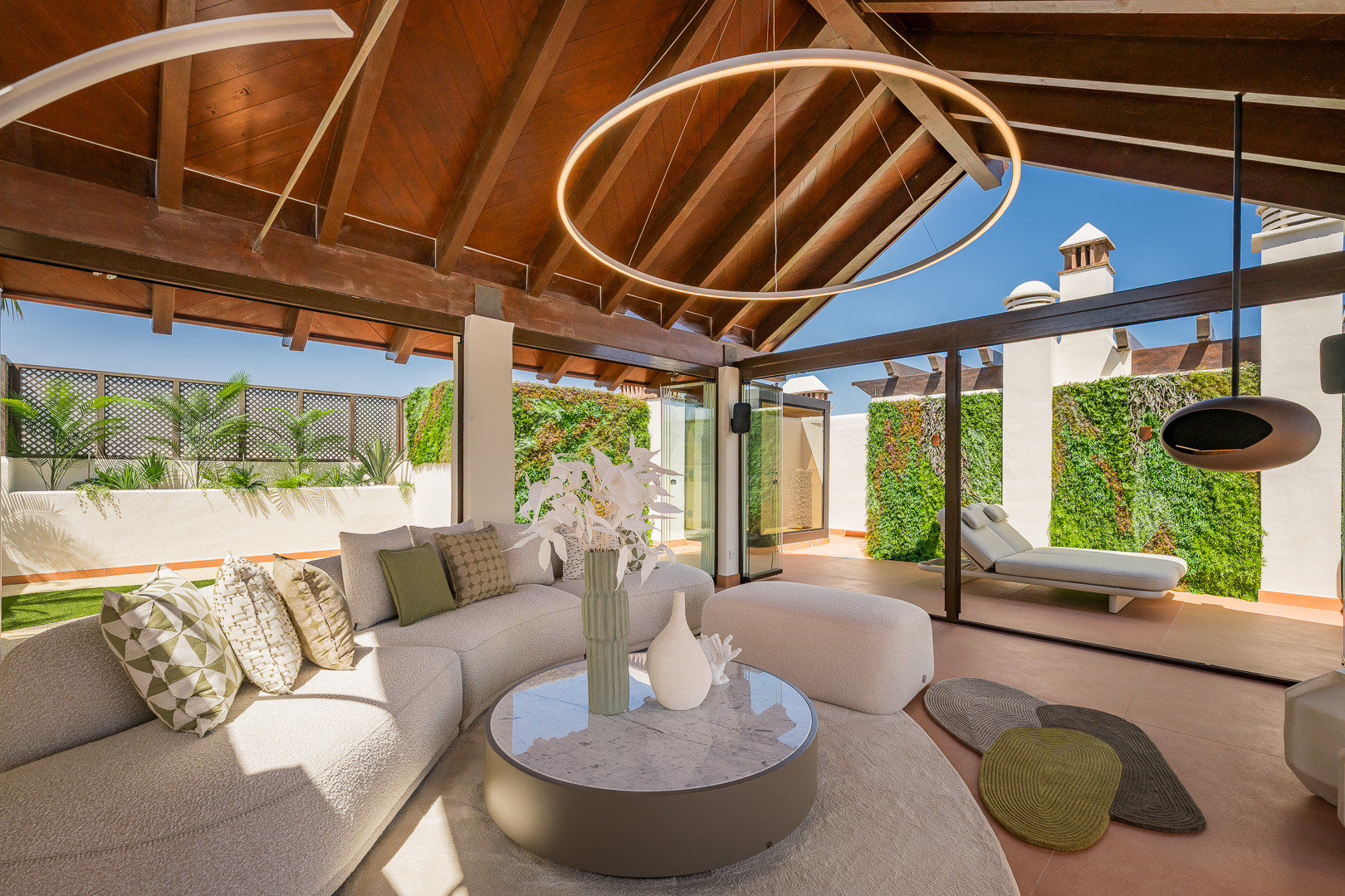 3 Bed, 2 Bath, ApartmentFor Sale, Estepona, Malaga