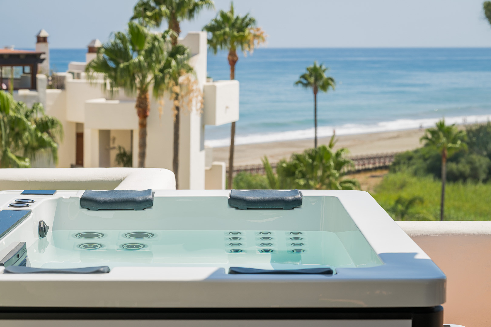 3 Bed, 2 Bath, ApartmentFor Sale, Estepona, Malaga