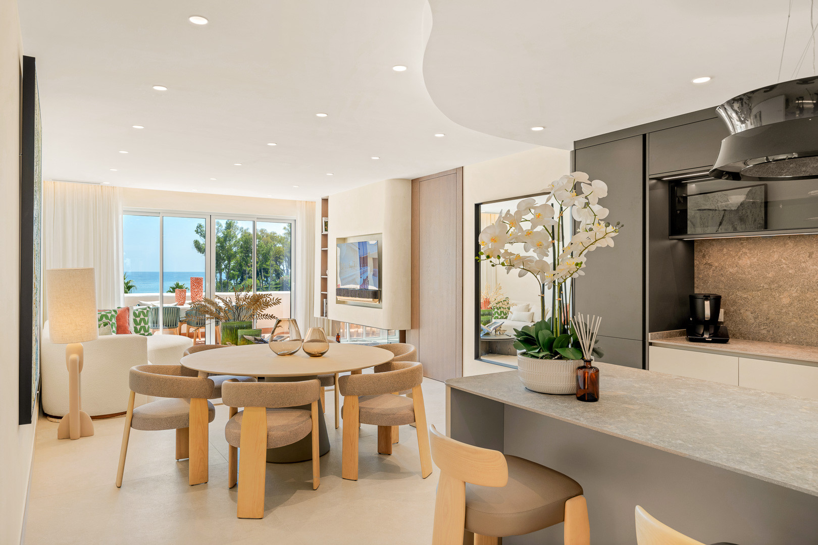 3 Bed, 2 Bath, ApartmentFor Sale, Estepona, Malaga