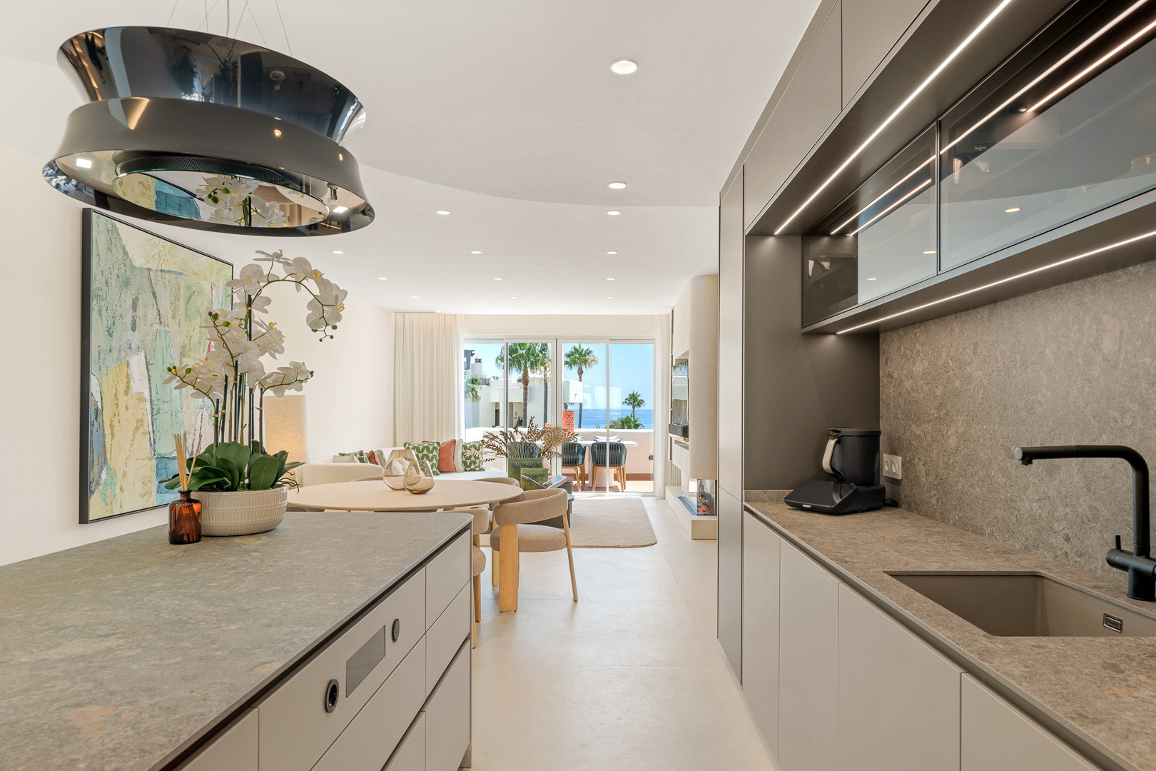 3 Bed, 2 Bath, ApartmentFor Sale, Estepona, Malaga