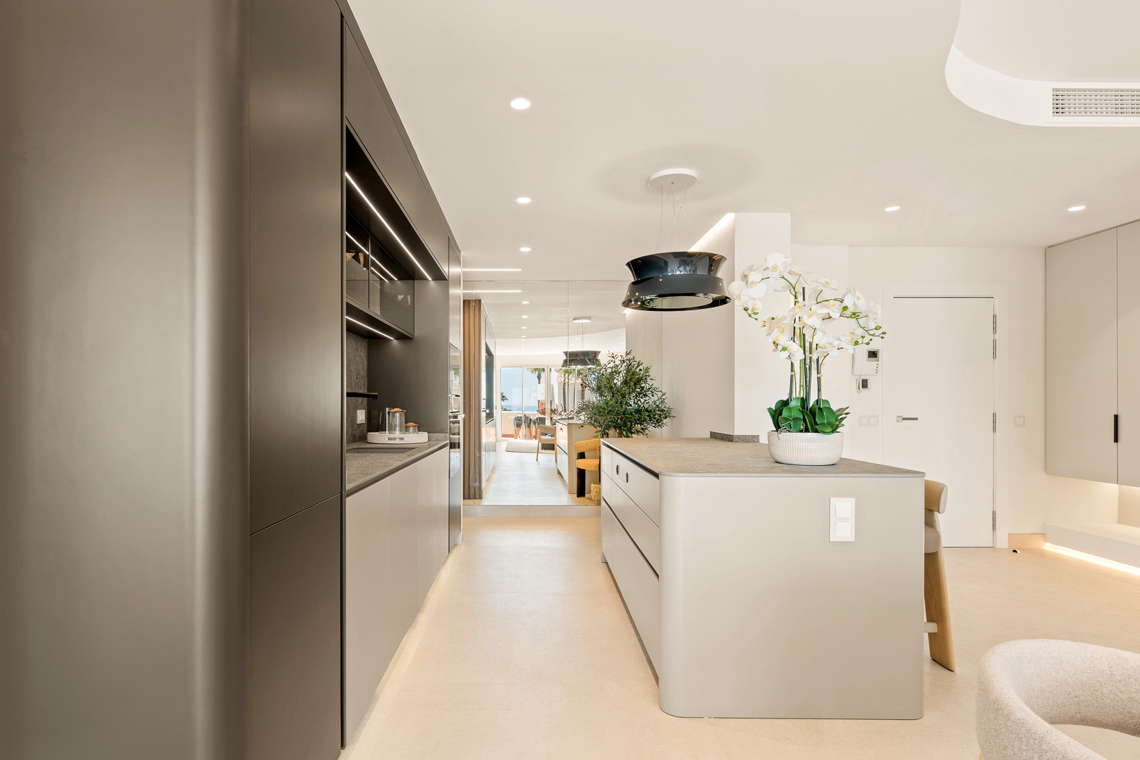 3 Bed, 2 Bath, ApartmentFor Sale, Estepona, Malaga