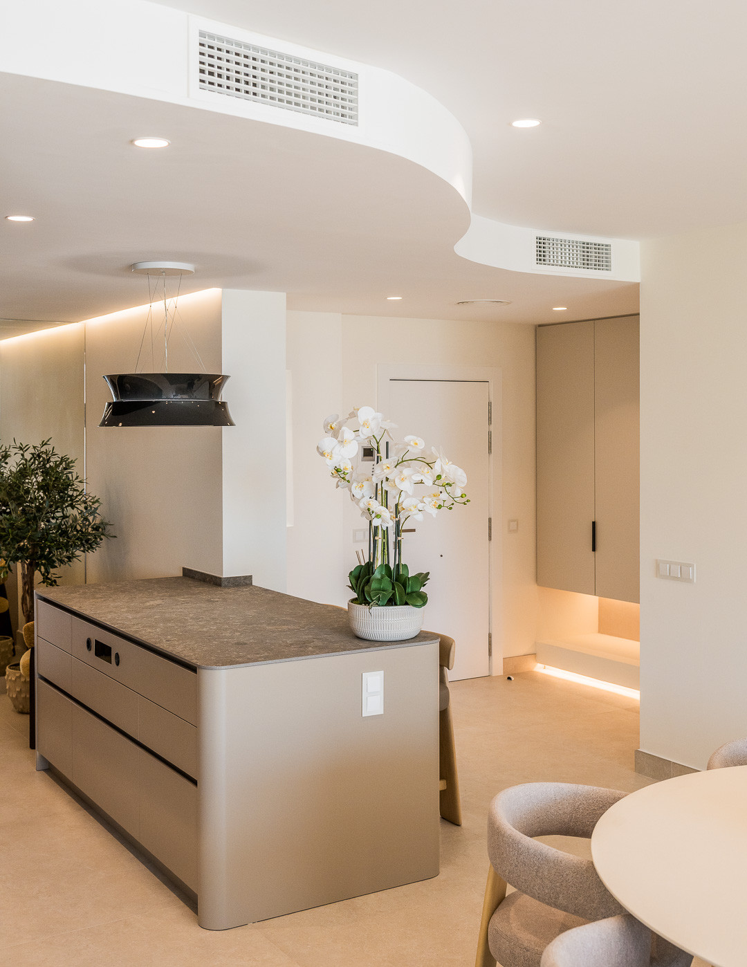 3 Bed, 2 Bath, ApartmentFor Sale, Estepona, Malaga