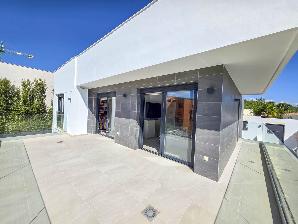 3 Bed, 3 Bath, HouseFor Sale, La Duquesa, Malaga