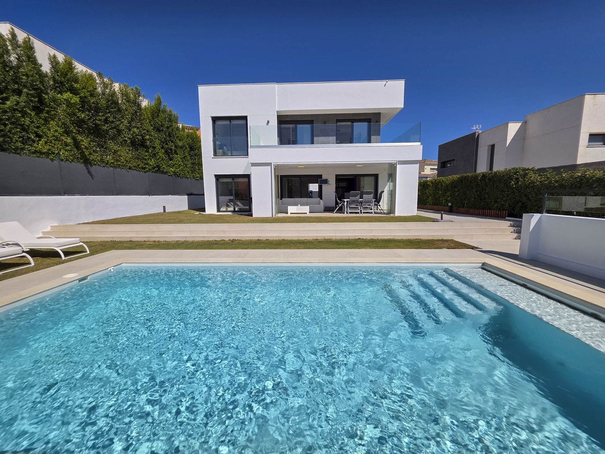 3 Bed, 3 Bath, HouseFor Sale, La Duquesa, Malaga