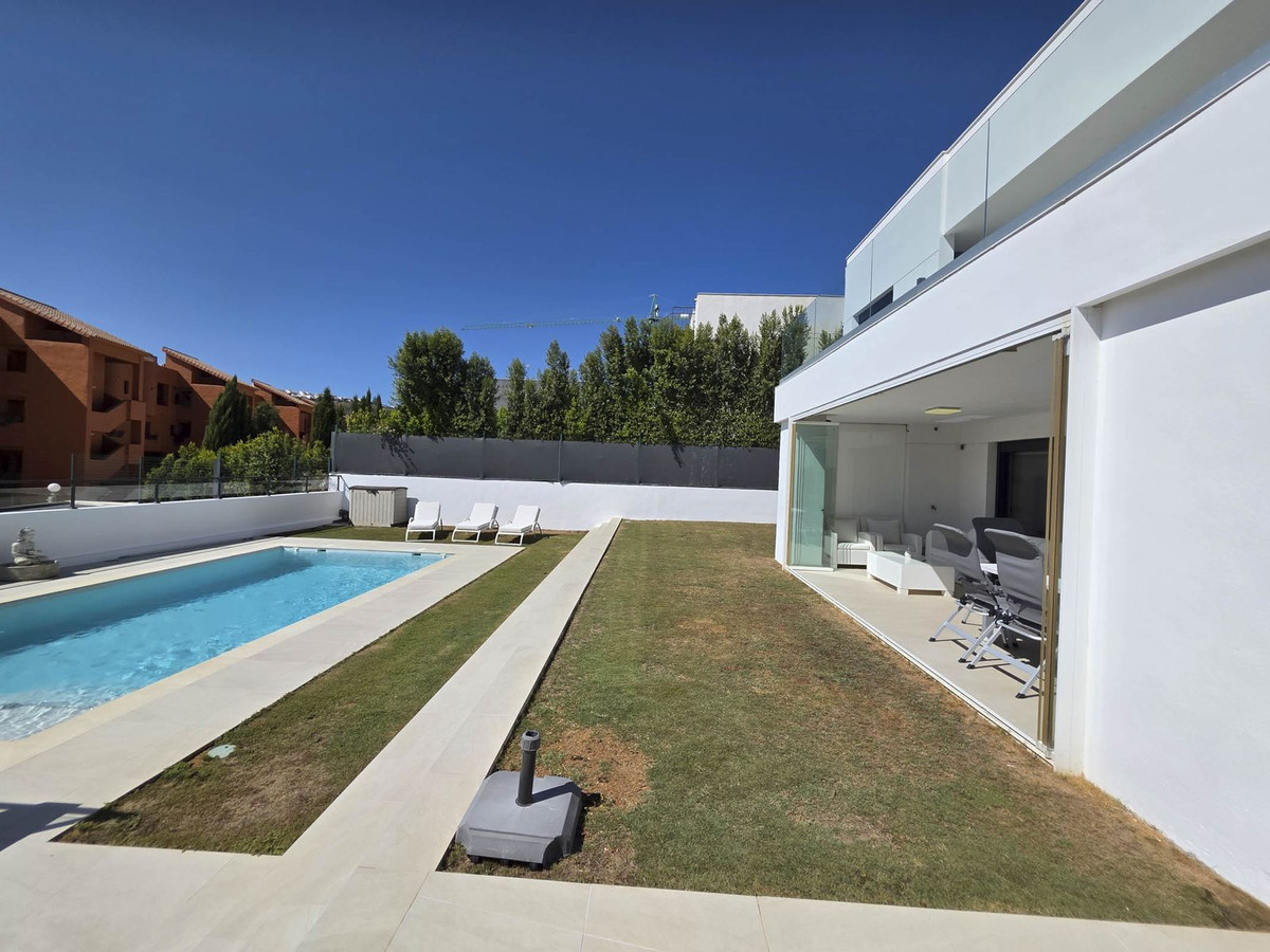 3 Bed, 3 Bath, HouseFor Sale, La Duquesa, Malaga