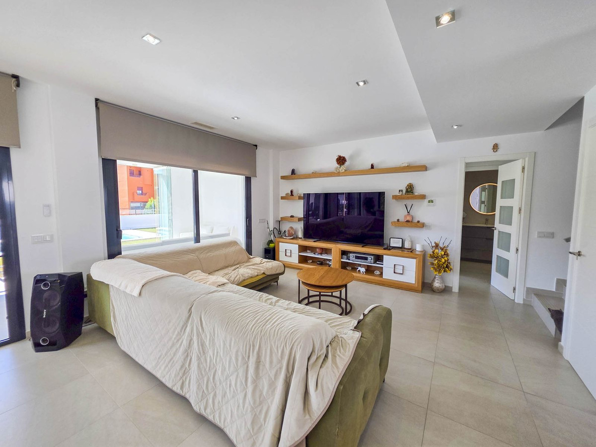 3 Bed, 3 Bath, HouseFor Sale, La Duquesa, Malaga