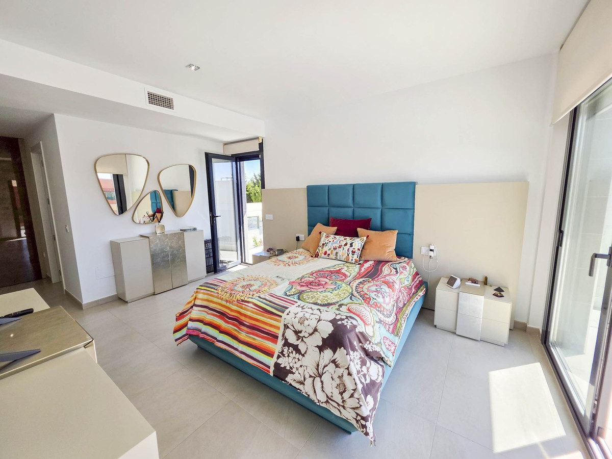 3 Bed, 3 Bath, HouseFor Sale, La Duquesa, Malaga