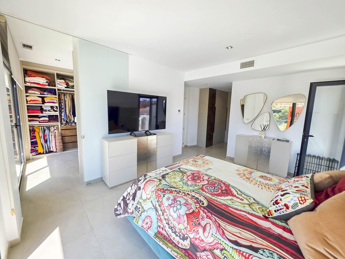 3 Bed, 3 Bath, HouseFor Sale, La Duquesa, Malaga